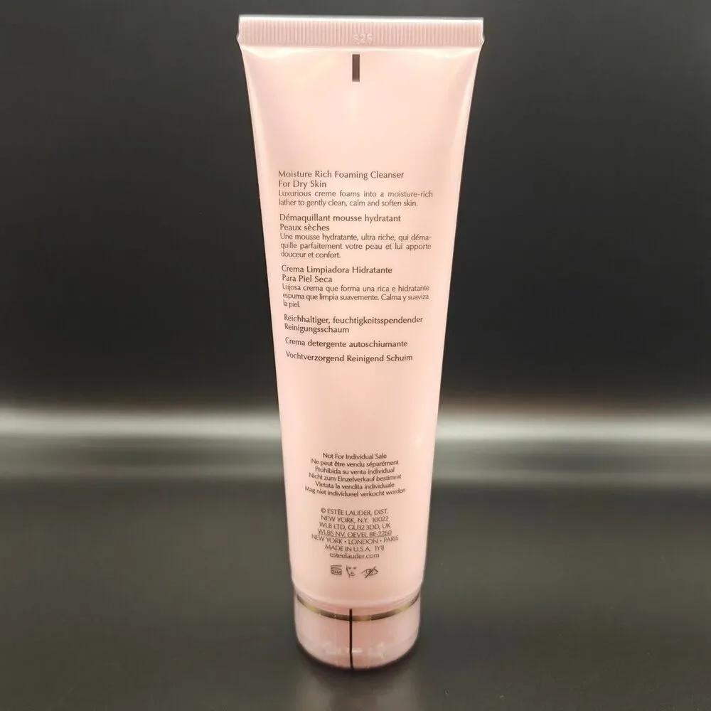 Brand new Estée Lauder Soft clean moisture rich foaming cleanser 4.2oz
